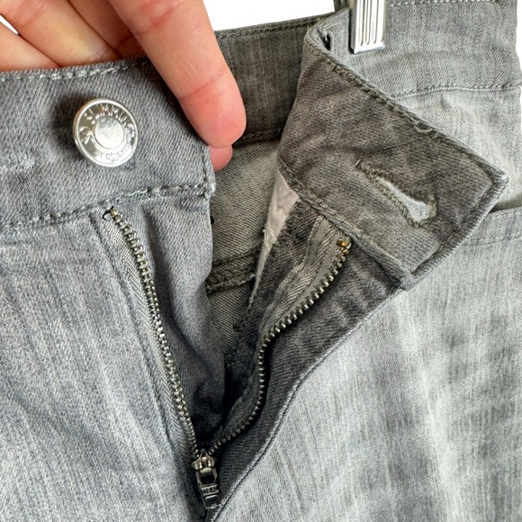 Chico's So Lifting So Slimming Gray Mid Rise Straight Leg Jeans Cotton Blend 8 - Picture 3 of 6